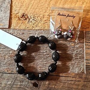 Set of 2 NEW CUTE BLACK CAT & Black Bead Elastic Bracelet